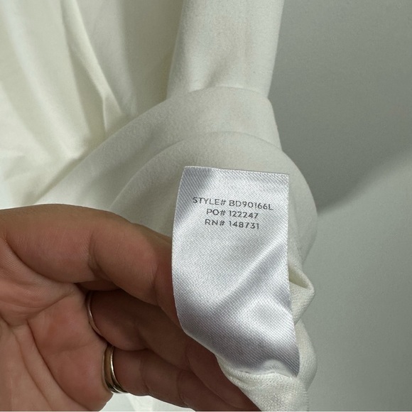 3 for $20 ⭐️ Lulu’s Late Night Love White One-Shoulder Bodycon Dress - Picture 7 of 13